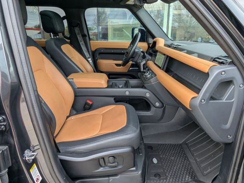 Used 2024 Land Rover Defender 110 X-Dynamic SE image 24