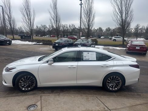 Certified 2025 Lexus ES 300h w/ Accessory Package (Z2) image 6