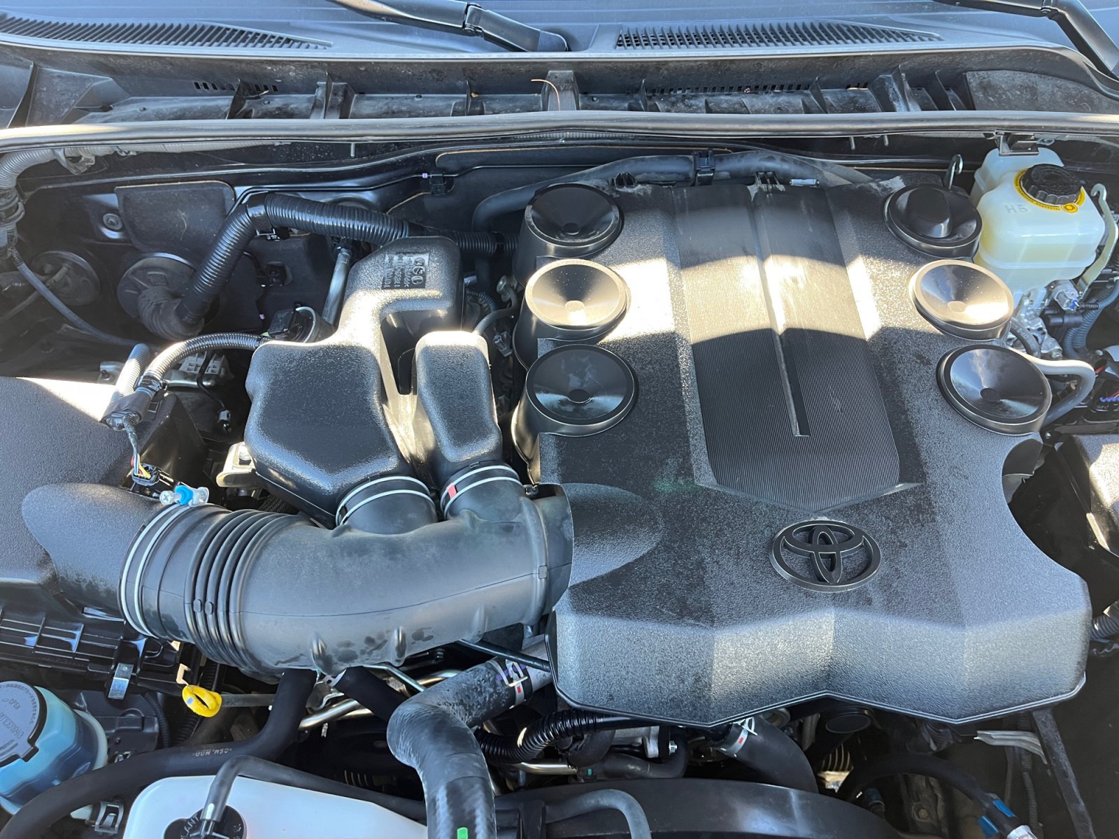 Used 2016 Toyota 4Runner SR5 AWD/4WD image 22