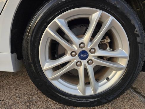 Used 2018 Ford Fusion SE image 47