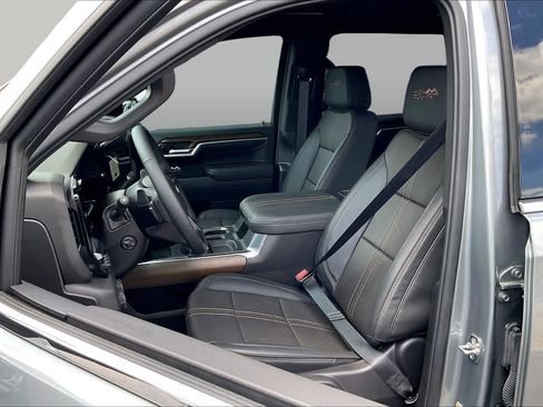 Used 2026 Chevrolet Silverado 1500 High Country w/ High Country Premium Package AWD/4WD image 46