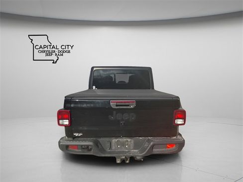 Used 2022 Jeep Gladiator Sport image 8