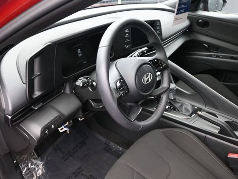 Certified 2025 Hyundai Elantra Sport image 10