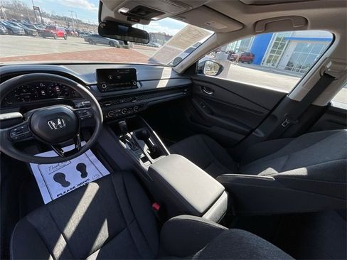 Certified 2025 Honda Accord SE image 19