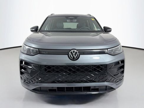 Used 2026 Volkswagen Tiguan SE R-Line AWD/4WD image 2