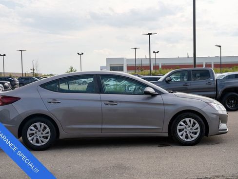Certified 2020 Hyundai Elantra SE image 8