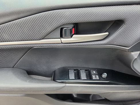 Used 2025 Toyota Camry SE FWD image 12