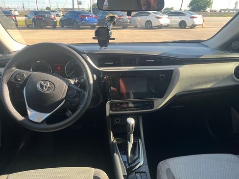 Used 2017 Toyota Corolla LE FWD image 18