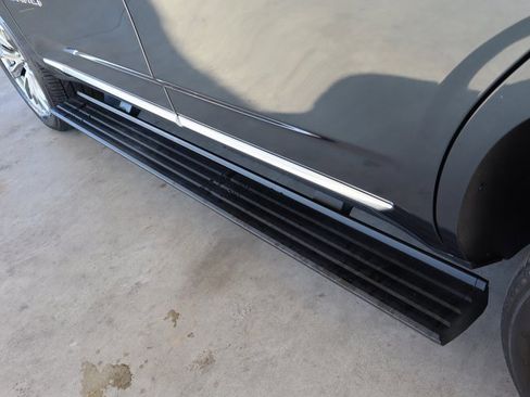 Used 2021 GMC Yukon Denali w/ Denali Premium Package image 14