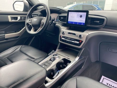 Certified 2023 Ford Explorer XLT w/ Equipment Group 202A image 5