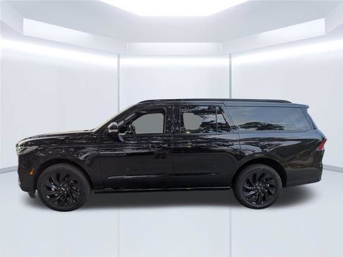 New 2025 Lincoln Navigator L Reserve w/ Jet Appearance Package AWD/4WD image 2