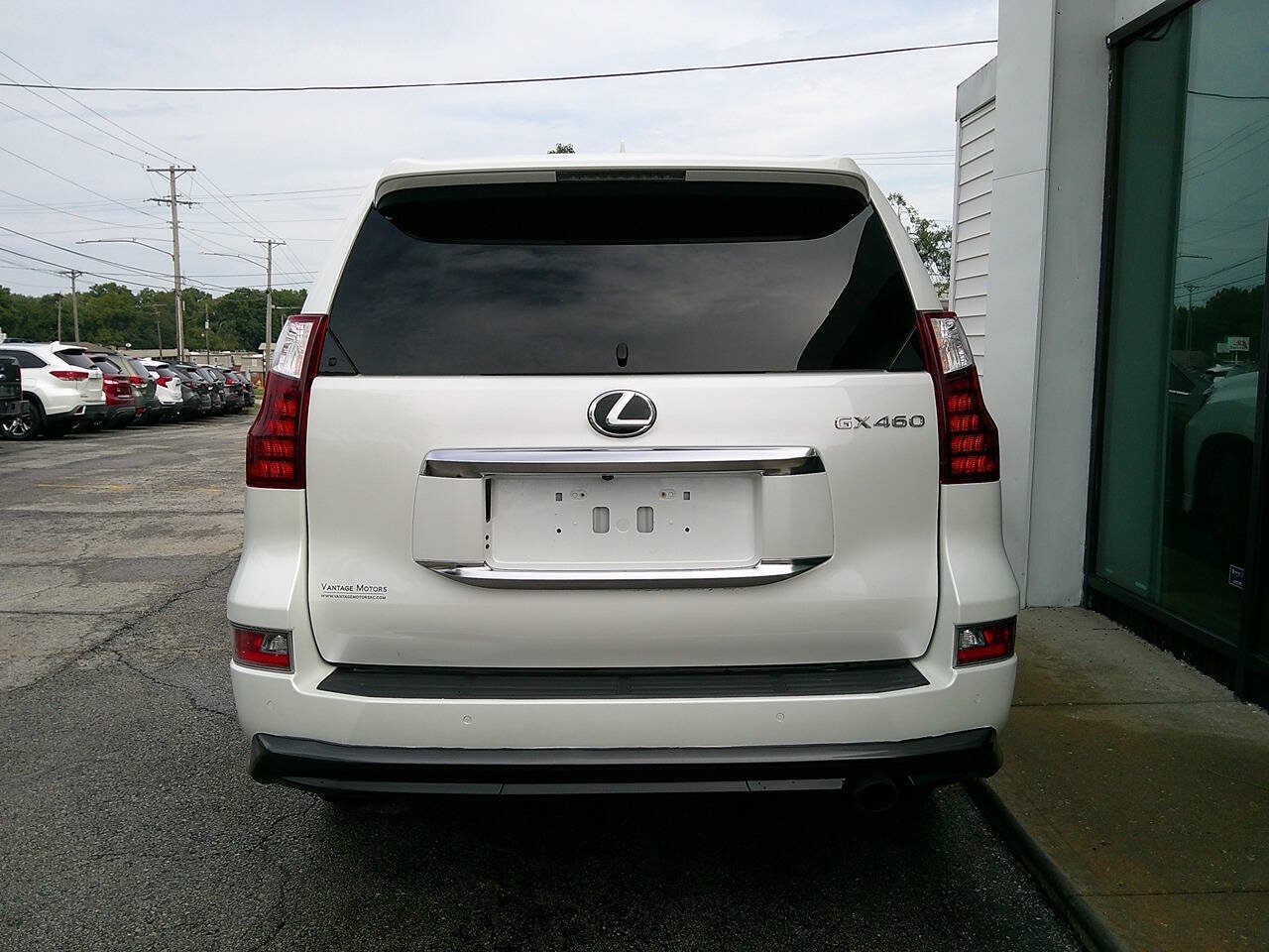 Used 2022 Lexus GX 460 Luxury w/ Sport Design Package AWD/4WD image 6