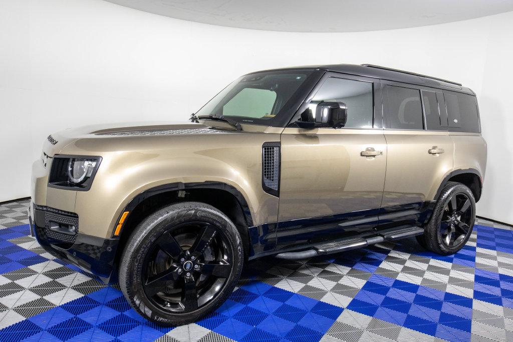 Used 2024 Land Rover Defender 110 X-Dynamic SE AWD/4WD image 2
