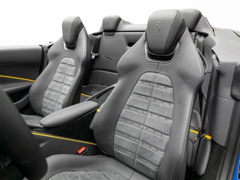 Certified 2025 Ferrari Roma Spider image 25