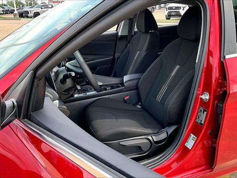 Used 2024 Hyundai Elantra SEL w/ Convenience Package FWD image 7