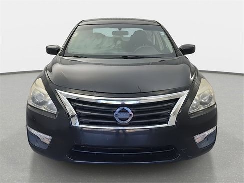 Used 2013 Nissan Altima 3.5 S image 2