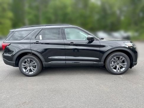 Used 2026 Ford Explorer Active w/ Active Comfort Package AWD/4WD image 9