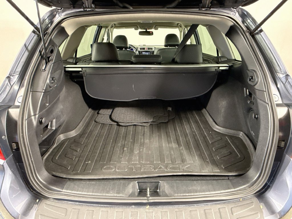 Used 2016 Subaru Outback 3.6R Limited AWD/4WD image 28