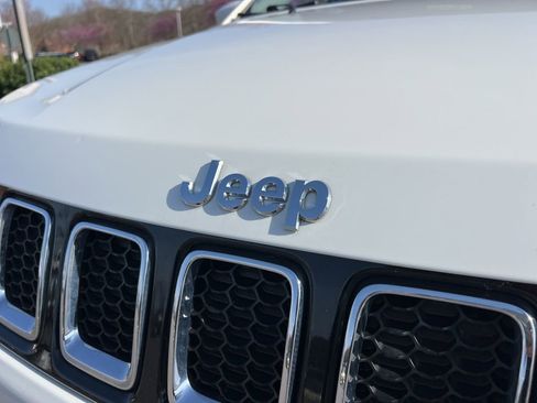 Used 2018 Jeep Compass Latitude w/ Safe & Security Group image 10