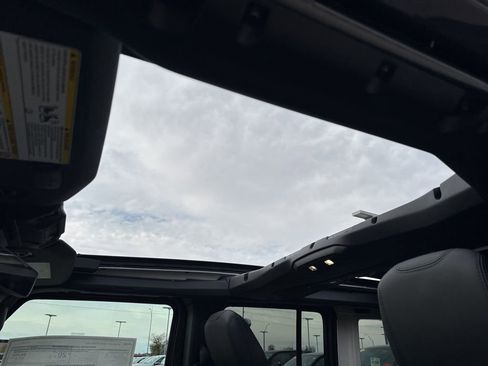 New 2026 Jeep Wrangler Unlimited Sahara AWD/4WD image 8