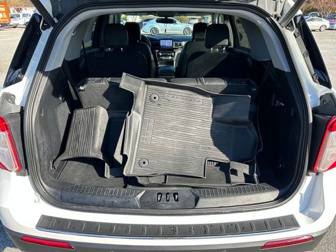 Used 2022 Ford Explorer Limited w/ Equipment Group 301A image 23
