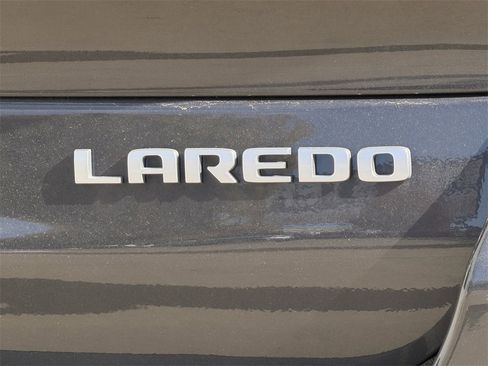 New 2025 Jeep Grand Cherokee L Laredo image 9
