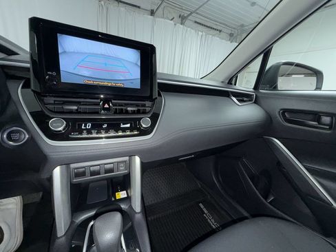 Certified 2023 Toyota Corolla Cross LE w/ Moonroof Package AWD/4WD image 22