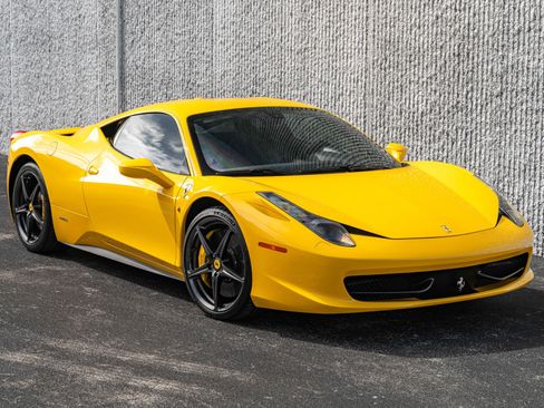 Used 2013 Ferrari 458 Italia Coupe image 13