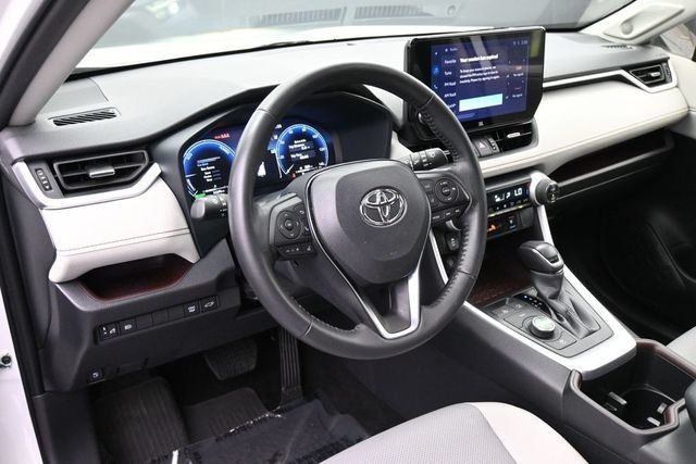 Used 2025 Toyota RAV4 Limited AWD/4WD image 7