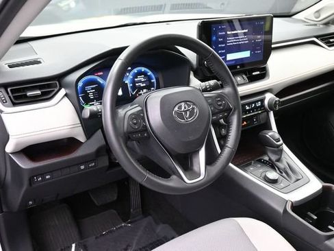 Used 2025 Toyota RAV4 Limited AWD/4WD image 7