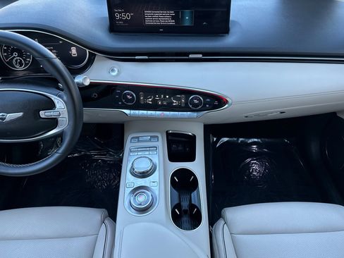 Used 2023 Genesis GV70 2.5T w/ Advanced Package image 14