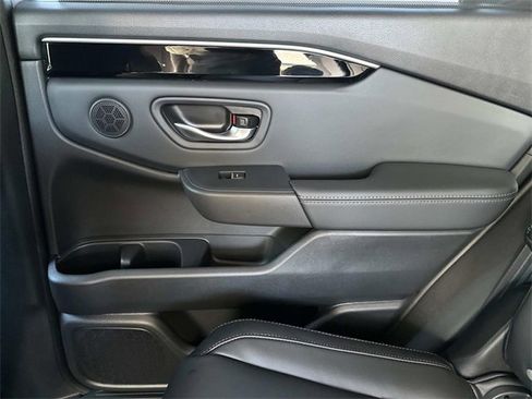 New 2025 Honda Pilot Touring image 15