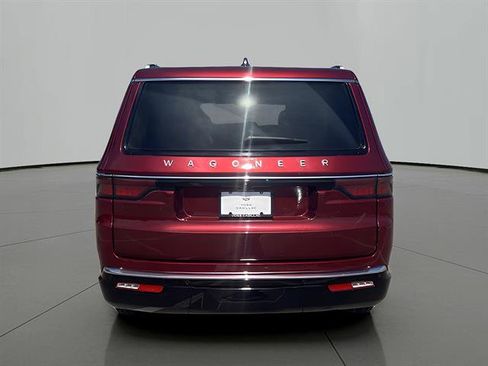 Used 2024 Jeep Wagoneer 4WD image 4