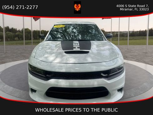 Used 2023 Dodge Charger SXT RWD image 2