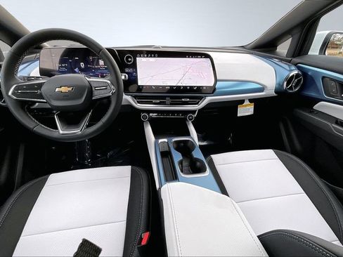 New 2026 Chevrolet Equinox EV LT AWD/4WD image 5