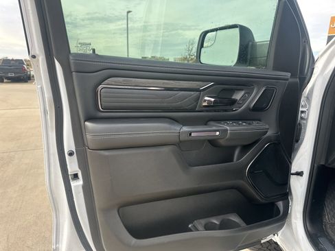 Used 2025 RAM 1500 Limited image 9
