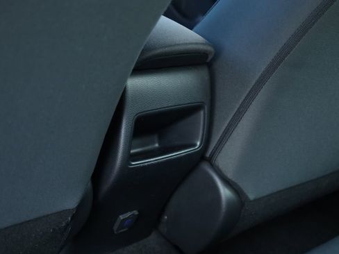 Used 2022 Toyota Corolla LE image 12