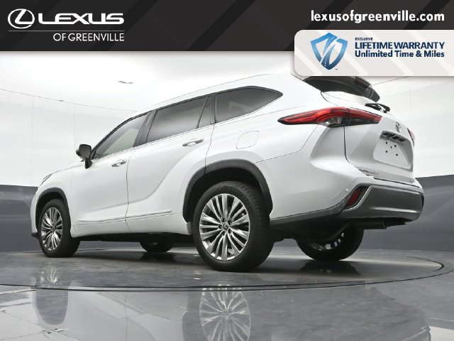 Used 2022 Toyota Highlander Platinum FWD image 18