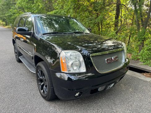 Used 2008 GMC Yukon Denali AWD/4WD image 2