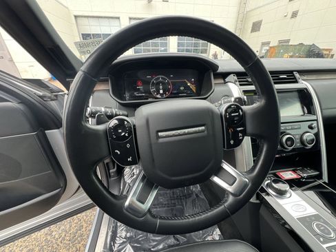 Used 2020 Land Rover Discovery HSE Luxury image 16