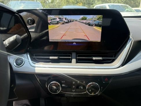 Used 2026 Chevrolet Trax LT FWD image 6