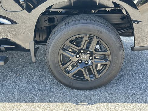 New 2026 Chevrolet Silverado 1500 RST w/ LPO, Dark Essentials Package AWD/4WD image 19