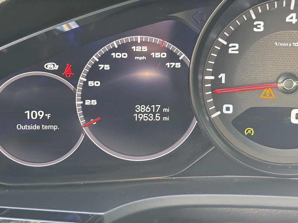 Used 2023 Porsche Cayenne AWD/4WD image 11