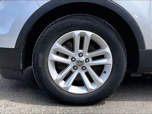 Used 2011 Ford Explorer XLT w/ 202A Rapid Spec Order Code FWD image 8