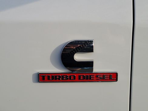 Used 2022 RAM 2500 Tradesman w/ Chrome Appearance Group AWD/4WD image 12