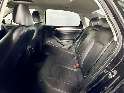 Used 2013 Volkswagen Passat TDI SE image 19