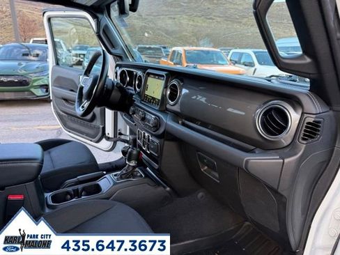 Used 2023 Jeep Wrangler Unlimited Sahara w/ Cold Weather Group AWD/4WD image 38