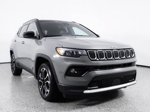 Used 2023 Jeep Compass Limited AWD/4WD image 11