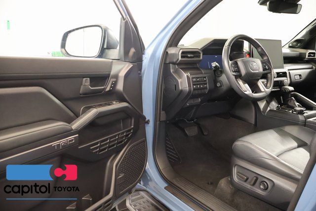 Used 2025 Toyota 4Runner TRD Off-Road Premium AWD/4WD image 8