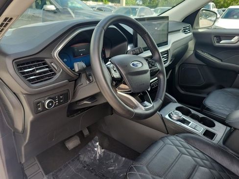 Used 2024 Ford Escape Platinum w/ Premium Technology Package image 8